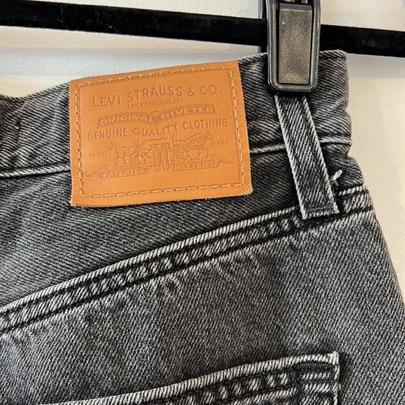 LEVI’S Women’s Dark Wash Black High Loose Tapered Leg Jeans size 24 - Picture 10 of 13